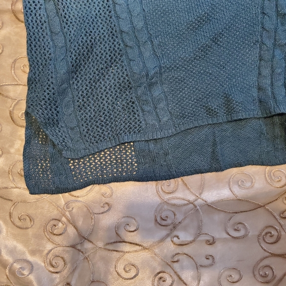 American Eagle Sweater - Picture 3 of 5